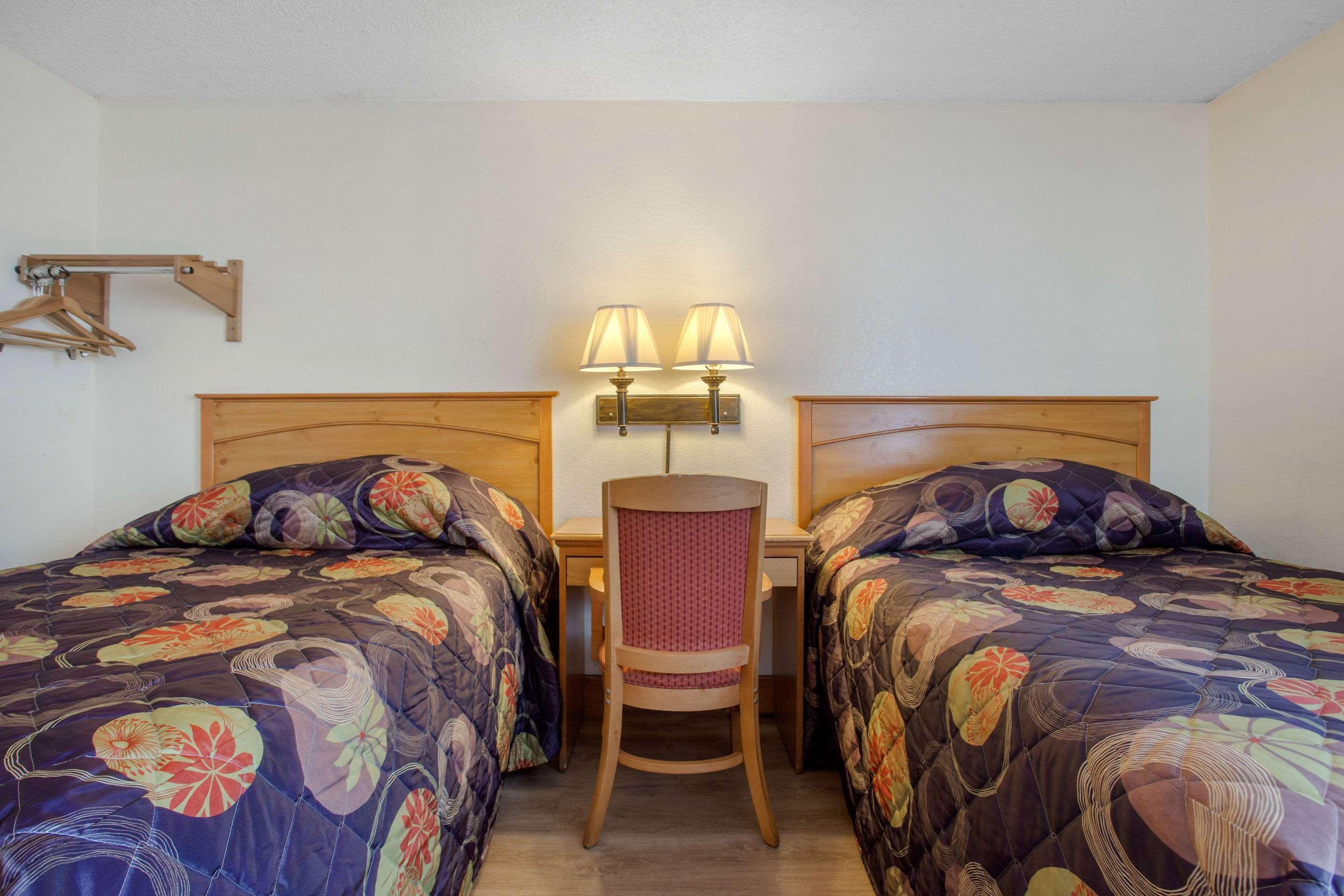 Rodeway Inn Asheville Exteriör bild