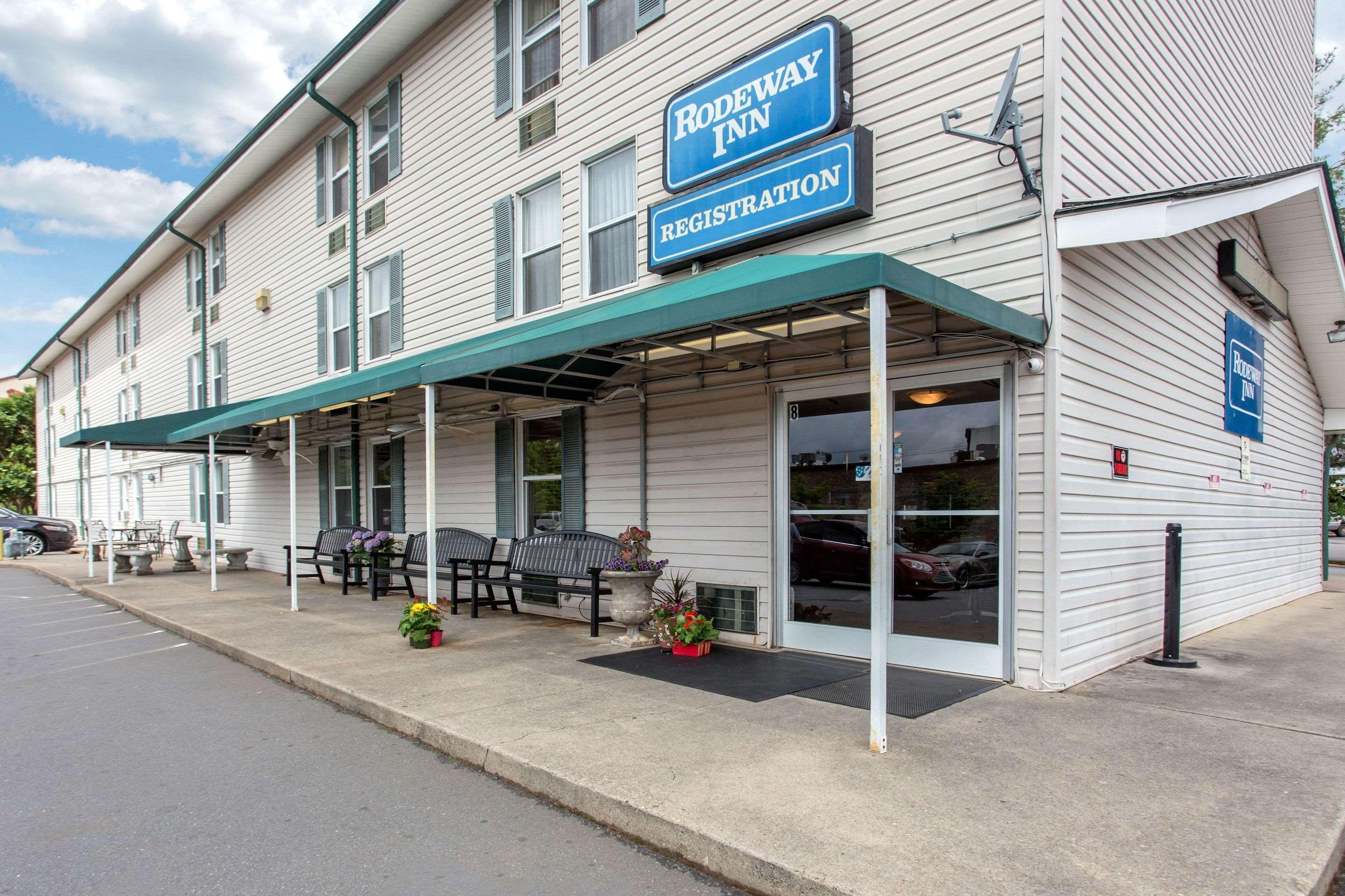 Rodeway Inn Asheville Exteriör bild
